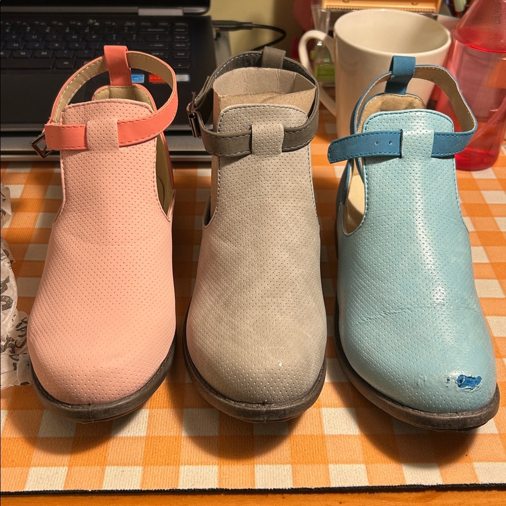 Journee Collection Kids Regina Pink/Grey/Blue boots SZ:4 NIB/NIB/Light Wear